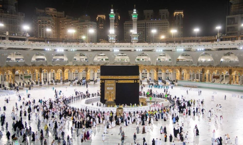 രണ്ടുവർഷത്തിനുശേഷം ഹജറുൽ അസ്‌വദിനെ തൊട്ട് വിശ്വാസികൾ