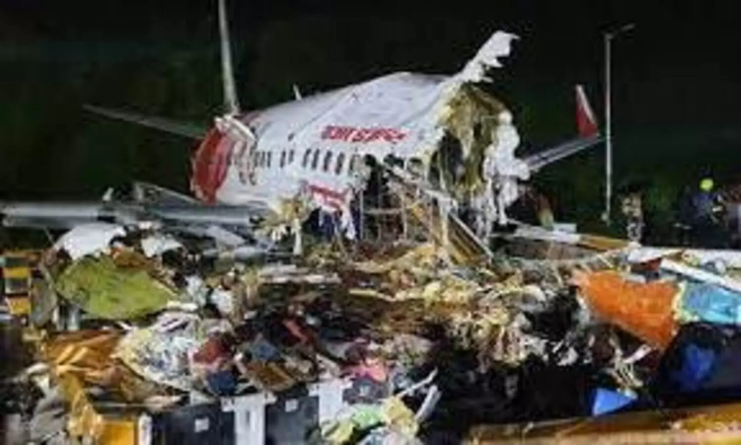 കരിപ്പൂർ അപകടം: ര​ണ്ടാം വാ​ർ​ഷി​ക​ത്തി​ലും പ​രി​ക്കേ​റ്റ​വ​രും മ​ര​ണ​പ്പെ​ട്ട​വ​രു​ടെ ആ​ശ്രി​ത​രും ഒ​ത്തു​ചേ​രും