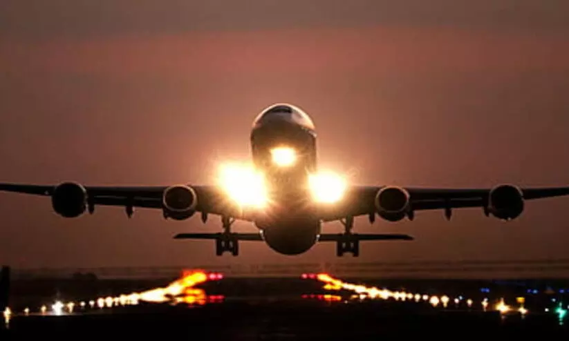 മോശം കാലാവസ്ഥ: കരിപ്പൂരിൽ ഇറങ്ങേണ്ട ആറ് വിമാനങ്ങൾ നെടുമ്പാശേരിയിൽ ഇറക്കി