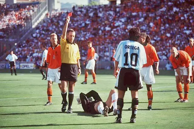 ഒർട്ടേഗയുടെ ചുവപ്പുകാർഡും അർജന്റീനയുടെ തോൽവിയും ഒർട്ടേഗയുടെ ചുവപ്പുകാർഡും അർജന്റീനയുടെ തോൽവിയും