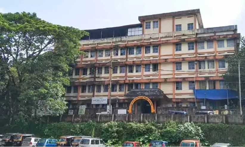 റാന്നി താലൂക്ക് ആശുപത്രിയിൽ നിന്നുതിരിയാൻ ഇടമില്ല