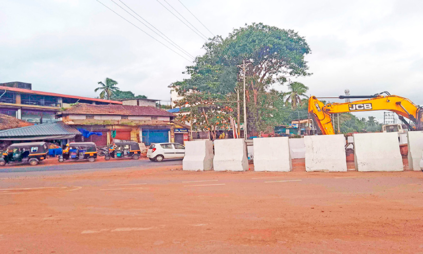 കാലിക്കടവിലെത്തുമ്പോൾ ശ്രദ്ധിക്കുക; അല്ലെങ്കിൽ അപകടം ഉറപ്പ് കാലിക്കടവിലെത്തുമ്പോൾ ശ്രദ്ധിക്കുക; അല്ലെങ്കിൽ അപകടം ഉറപ്പ്