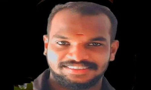 നിർത്തിയിട്ട ലോറിക്ക് പിന്നിൽ ബൈക്കിടിച്ച് യുവാവ് മരിച്ചു നിർത്തിയിട്ട ലോറിക്ക് പിന്നിൽ ബൈക്കിടിച്ച് യുവാവ് മരിച്ചു
