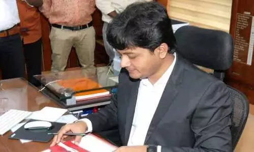 വെള്ളത്തില്‍ ചാടാനോ ചൂണ്ടയിടാനോ പോകല്ലേ...; ശ്രദ്ധനേടി ആലപ്പുഴ കലക്ടറുടെ ഫേസ്ബുക്ക് പോസ്റ്റ്