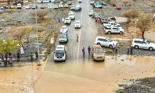 ഗതാഗതം സാധാരണ നിലയിലേക്ക്​; റുസ്​താഖിൽ നൂറോളം വീടുകൾക്ക്​ കേടുപാട്​
