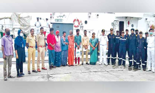 കടലിൽ കുടുങ്ങിയ മത്സ്യത്തൊഴിലാളികളെ കോസ്റ്റ് ഗാർഡ് രക്ഷിച്ചു