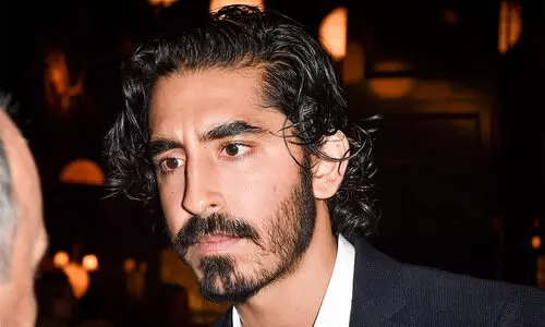 തെരുവിൽ കത്തിയാക്രമണം; ജീവൻ പണയം വെച്ച് തടഞ്ഞ് നടൻ ദേവ് പട്ടേൽ, ഒരാൾക്ക് കുത്തേറ്റു