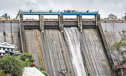 പീച്ചി ഡാം തുറന്നു; ആളുകളെ മാറ്റുന്നു