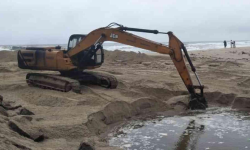 അന്ധകാരനഴിപ്പൊഴിയിലെ മണൽ നീക്കി തുടങ്ങി