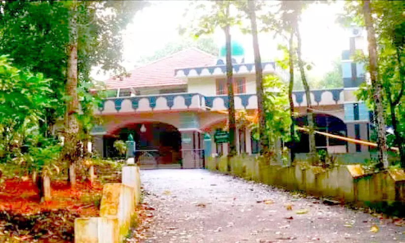 ജീവൻ നൽകിയ ചെറുവാടിയും പുതിയോത്ത് പള്ളിയും ജീവൻ നൽകിയ ചെറുവാടിയും പുതിയോത്ത് പള്ളിയും