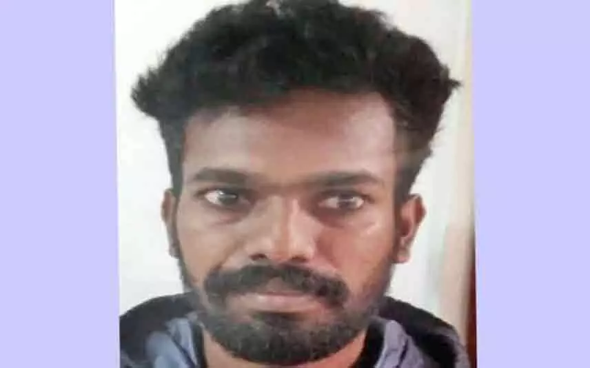 കൊച്ചിയിൽ മാലിന്യ ലോറിയുടെ വാൽവ് തുറന്നിട്ട് ഓടിച്ചു ; ഡ്രൈവർ അറസ്റ്റിൽ