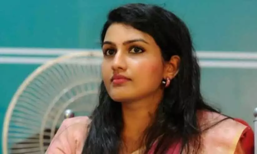 എ​റ​ണാ​കു​ളം കലക്ടർക്ക്​ ​ഫേസ്​ബുക്കിലും പൊങ്കാല പ്രളയം