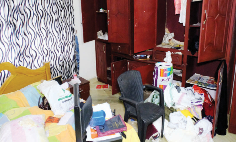 വീട് കുത്തിത്തുറന്ന് മൂന്നര പവൻ കവർന്നു വീട് കുത്തിത്തുറന്ന് മൂന്നര പവൻ കവർന്നു