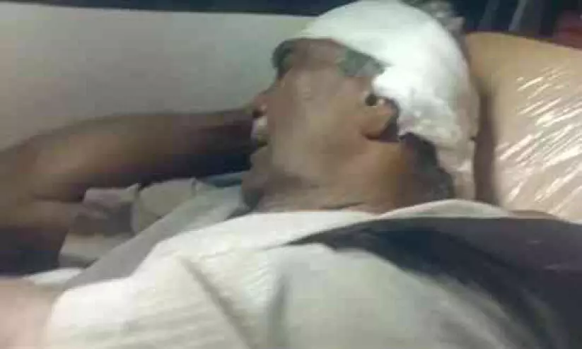 വയോധികനെ നാലംഗസംഘം വെട്ടി