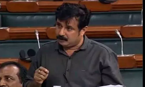 ഇ.പി.എഫ്‌ പെൻഷൻ: കേന്ദ്രം തൊഴിലാളികളോടൊപ്പം നിലകൊള്ളണം-എ.എം. ആരിഫ്‌