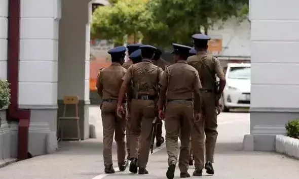 സൗന്ദര്യമത്സരത്തിൽ പങ്കെടുത്ത് റാംപിൽ ചുവടുവെച്ച് പൊലീസുകാർ; ഒടുവിൽ കൂട്ട സ്ഥലംമാറ്റം