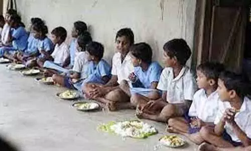 ഗുജറാത്തിൽ ദലിതർ പാചകം ചെയ്ത ഭക്ഷണം വിദ്യാർഥികൾ കഴിക്കാത്തതിൽ ജാതി വിവേചനമില്ലെന്ന് സ്കൂൾ അധികൃതർ