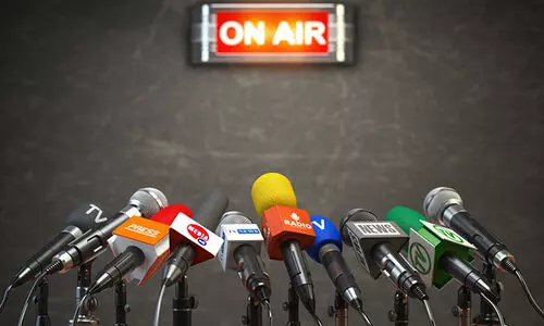 മാ​​ധ്യ​​മ​ ധാ​​ർ​മി​​ക​​ത​​യു​​ടെ ഭാ​​ര​​മൊ​​ന്നും ഇ​​ന്ത്യ​​ന്‍ ദൃ​​ശ്യ​​മാ​​ധ്യ​​മ​​ങ്ങ​​ളെ   ഇ​​ന്ന് അ​​ല​​ട്ടു​​ന്നി​​ല്ലേ?