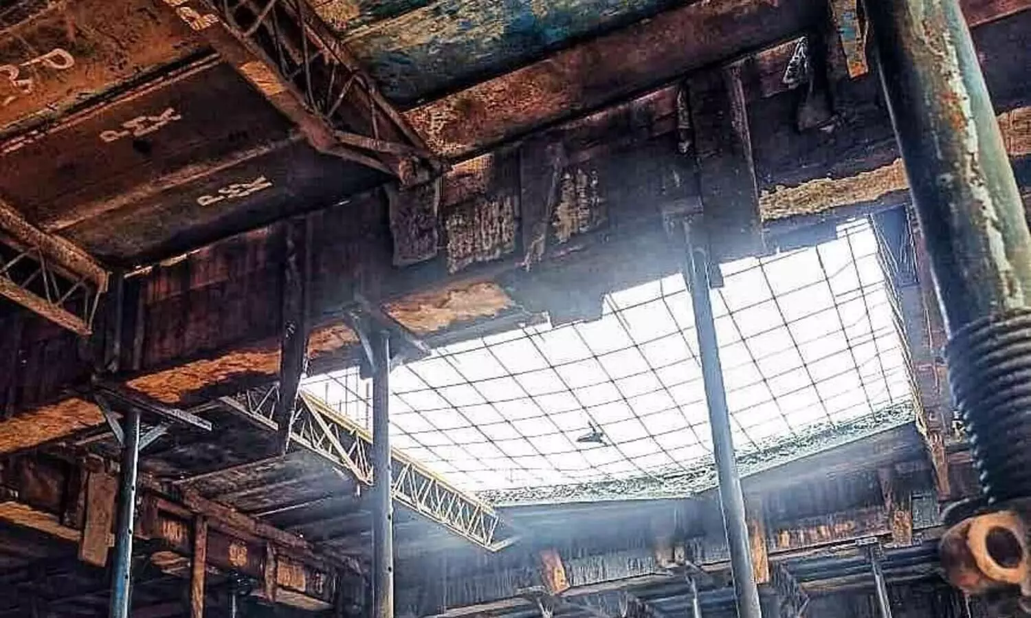 കോൺക്രീറ്റ് ചെയ്യുന്നതിനിടെ കുടുംബാരോഗ്യകേന്ദ്രം   കെട്ടിടത്തിന്റെ ഭാഗം തകർന്നു