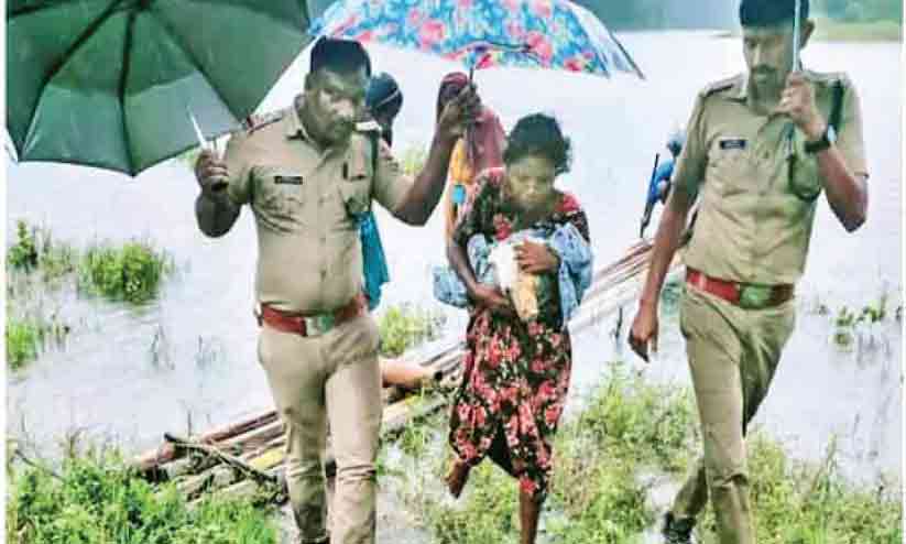 വനത്തിലെ വെള്ളക്കെട്ടിൽ അകപ്പെട്ട ഗർഭിണികളെ രക്ഷപ്പെടുത്തിയവർക്ക് അഭിനന്ദന പ്രവാഹം വനത്തിലെ വെള്ളക്കെട്ടിൽ അകപ്പെട്ട ഗർഭിണികളെ രക്ഷപ്പെടുത്തിയവർക്ക് അഭിനന്ദന പ്രവാഹം