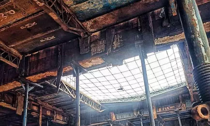 കോൺക്രീറ്റ് ചെയ്യുന്നതിനിടെ കുടുംബാരോഗ്യകേന്ദ്രം   കെട്ടിടത്തിന്റെ ഭാഗം തകർന്നു