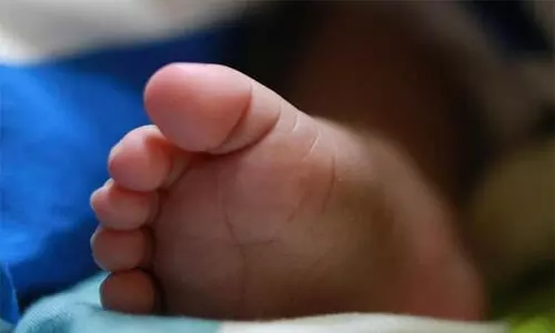 കുഞ്ഞിനെ ജീവനോടെ കുഴിച്ചുമൂടിയ സംഭവം ; മാതാപിതാക്കളെ കണ്ടെത്തി