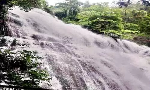 മഴക്കാഴ്ച നുകരാം; മലയോരത്തേക്ക് വരൂ..