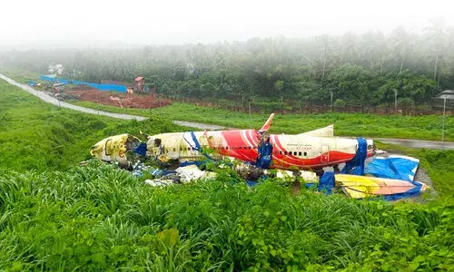 കരിപ്പൂർ വിമാന ദുരന്തത്തിന് രണ്ടാണ്ട്; പ്രതീക്ഷകൾ നിലച്ചു, തളരാതെ താജിനയും ഹിഷാമും