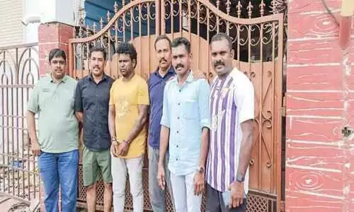 നാടുവിട്ട ഗുണ്ടയെ മുംബൈയിൽനിന്ന് പിടികൂടി നാടുവിട്ട ഗുണ്ടയെ മുംബൈയിൽനിന്ന് പിടികൂടി
