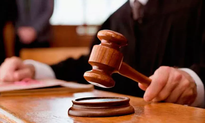 പെൺകുട്ടിയെ പീഡിപ്പിച്ച കേസിൽ യുവാവിന് ഒമ്പതുവർഷം തടവ് പെൺകുട്ടിയെ പീഡിപ്പിച്ച കേസിൽ യുവാവിന് ഒമ്പതുവർഷം തടവ്