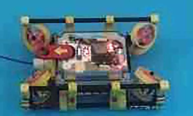 ഡാം വിള്ളൽ കണ്ടെത്താൻ അണ്ടർവാട്ടർ റോബോട്ട് ഡാം വിള്ളൽ കണ്ടെത്താൻ അണ്ടർവാട്ടർ റോബോട്ട്