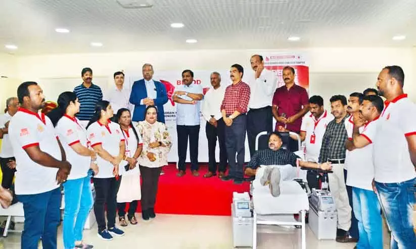 ബഹ്റൈൻ കേരളീയ സമാജം-ബി.ഡി.കെ രക്തദാന ക്യാമ്പിൽ വൻ പങ്കാളിത്തം ബഹ്റൈൻ കേരളീയ സമാജം-ബി.ഡി.കെ രക്തദാന ക്യാമ്പിൽ വൻ പങ്കാളിത്തം