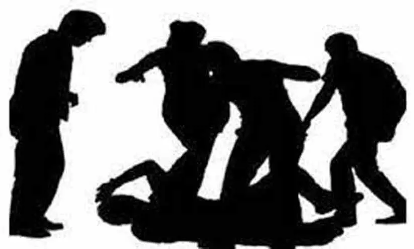 ആം ആദ്മി നേതാവിനെ പഞ്ചായത്ത് പ്രസിഡന്റിന്റെ നേതൃത്വത്തില് മര്ദിച്ചതായി പരാതി ആം ആദ്മി നേതാവിനെ പഞ്ചായത്ത് പ്രസിഡന്റിന്റെ നേതൃത്വത്തില് മര്ദിച്ചതായി പരാതി