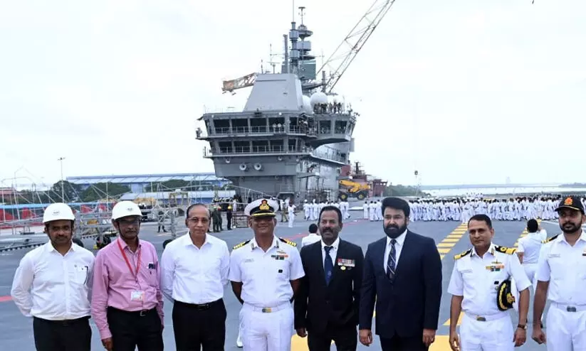 Actor Mohan lal visit INS Vikrant