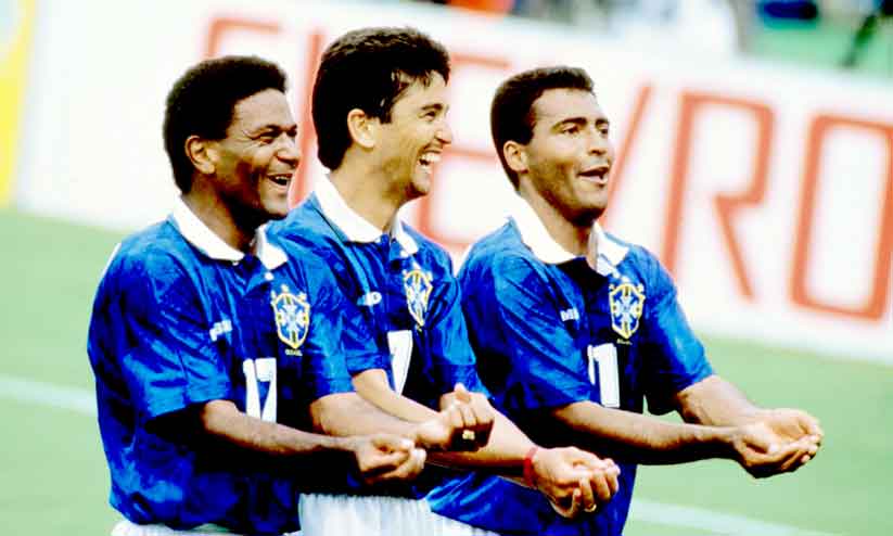 പത്രവാർത്തയിൽ അനുഭവിച്ചറിഞ്ഞ കാനറികളുടെ ലോകകിരീടം പത്രവാർത്തയിൽ അനുഭവിച്ചറിഞ്ഞ കാനറികളുടെ ലോകകിരീടം