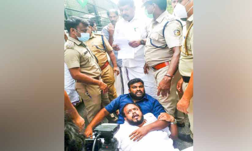 സ്കൂട്ടർ കുഴിയിൽ വീണ് അപകടം; ഹാഷിമിന്റെ മൃതദേഹം വൻ ജനാവലിയുടെ സാന്നിധ്യത്തിൽ ഖബറടക്കി