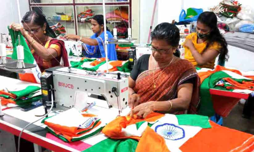 ഹര്‍ ഘര്‍ തിരംഗ: കുടുംബശ്രീ ഒരുക്കുന്നത്‌ രണ്ടു ലക്ഷം ദേശീയ പതാക