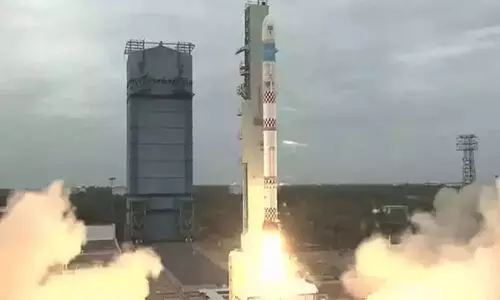 ഇന്ത്യയുടെ ഹ്രസ്വദൂര ഉപഗ്രഹ വിക്ഷേപണ പേടകം കുതിച്ചുയർന്നു