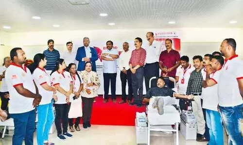 ബഹ്റൈൻ കേരളീയ സമാജം-ബി.ഡി.കെ രക്തദാന ക്യാമ്പിൽ വൻ പങ്കാളിത്തം ബഹ്റൈൻ കേരളീയ സമാജം-ബി.ഡി.കെ രക്തദാന ക്യാമ്പിൽ വൻ പങ്കാളിത്തം