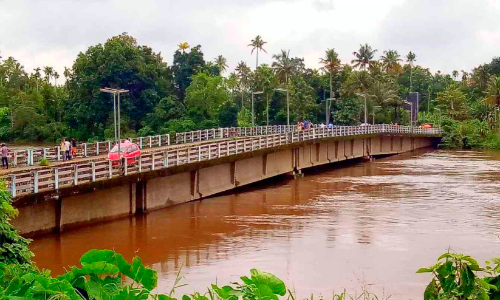 വെട്ടുകടവ് പാലം: ചാലക്കുടി മാർക്കറ്റിന്‍റെ പേടിസ്വപ്നം