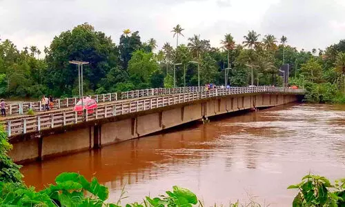 വെട്ടുകടവ് പാലം: ചാലക്കുടി മാർക്കറ്റിന്‍റെ പേടിസ്വപ്നം