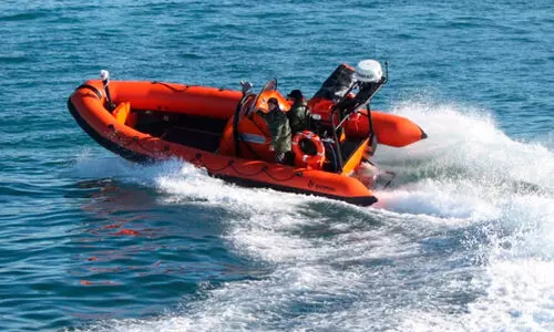 മത്സ്യത്തൊഴിലാളികൾക്ക് ആശ്വാസം; രക്ഷാദൗത്യത്തിന് ചേറ്റുവയിൽ സീ റെസ്ക്യൂ ബോട്ടുകൾ