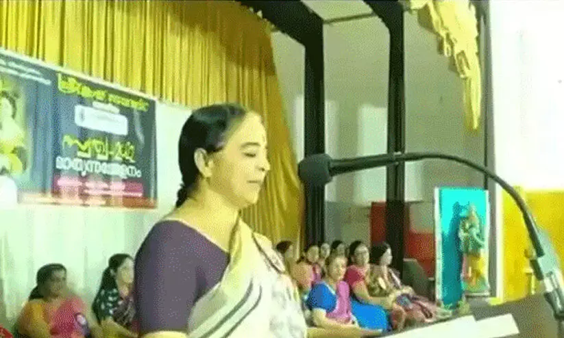 കോഴിക്കോട് മേയർ സംഘ്പരിവാർ പരിപാടിയിൽ; പാർട്ടി കർശനമായി വിലക്കിയിട്ടില്ലെന്ന് പ്രതികരണം