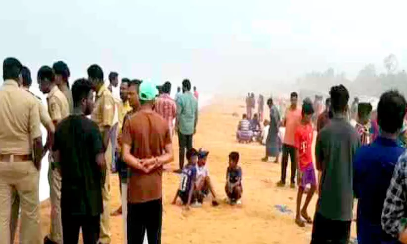 ബോട്ട് അപകടത്തിൽപെട്ടു; രണ്ട് മത്സ്യത്തൊഴിലാളികളെ കാണാതായി