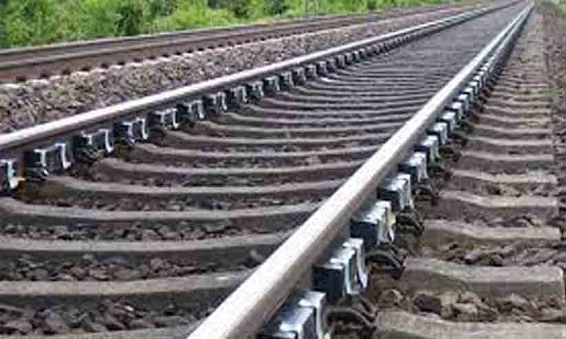 ആലപ്പുഴയിൽ വീട്ടുമുറ്റത്ത് ​ട്രെയിൻ തട്ടിയ ആളുടെ തല കണ്ടത് പരിഭ്രാന്തി പരത്തി