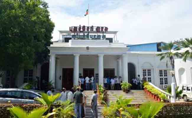 മുഹർറം അവധിക്ക് പകരം 20ന് പ്രവൃത്തി ദിനമെന്ന് തമിഴിസൈ സൗന്ദരരാജൻ