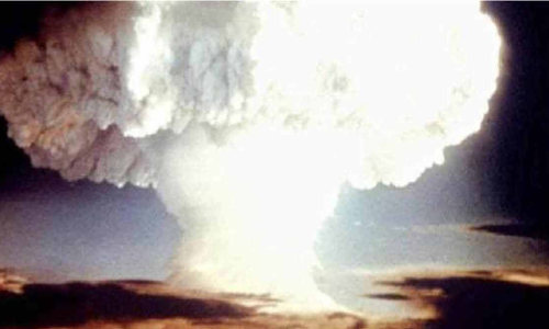 ആണവഭീഷണിക്കു മുന്നിൽ നിസ്സഹായമോ?