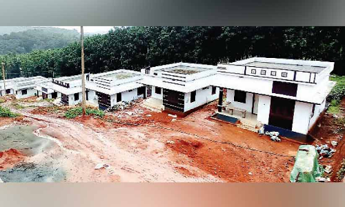 നഷ്ടപരിഹാരം ലഭിച്ചിട്ടും പുനരധിവാസം സാധ്യമാകാതെ കവളപ്പാറ കോളനിക്കാര്‍