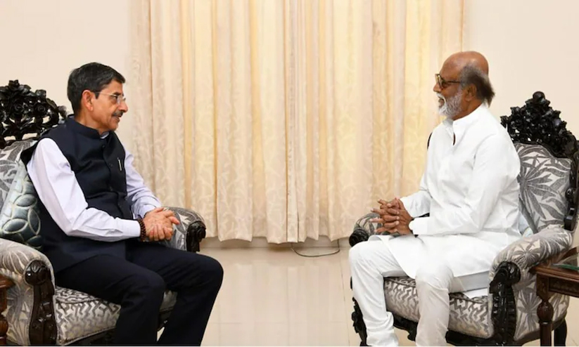 രാഷ്ട്രീയത്തിൽ ഇറങ്ങില്ല; ഗവർണറുമായി ചർച്ച നടത്തി രജനികാന്ത് രാഷ്ട്രീയത്തിൽ ഇറങ്ങില്ല; ഗവർണറുമായി ചർച്ച നടത്തി രജനികാന്ത്