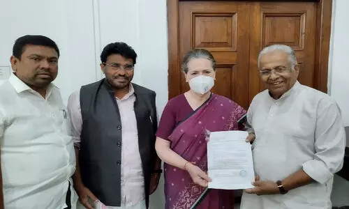 കോൺഗ്രസിന് പിന്തുണ ആവർത്തിച്ച് ലീഗ് നേതൃത്വം സോണിയക്ക് തങ്ങളുടെ കത്ത് കൈമാറി